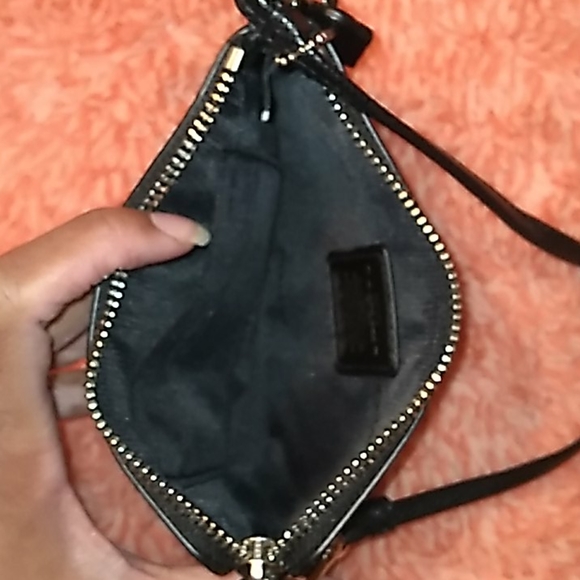 Coach wristlet - Picture 3 of 5